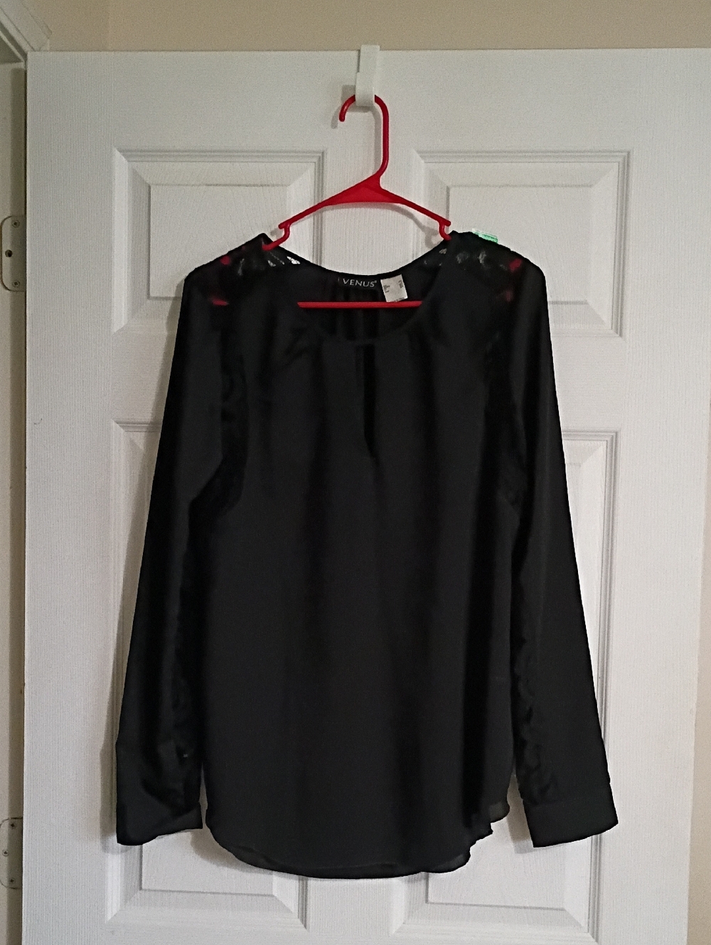 VENUS Black Long-Sleeve Blouse